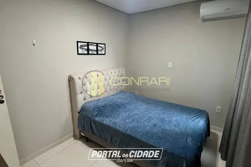 Sobrado &agrave; venda - 110m&sup2; - Meia Praia