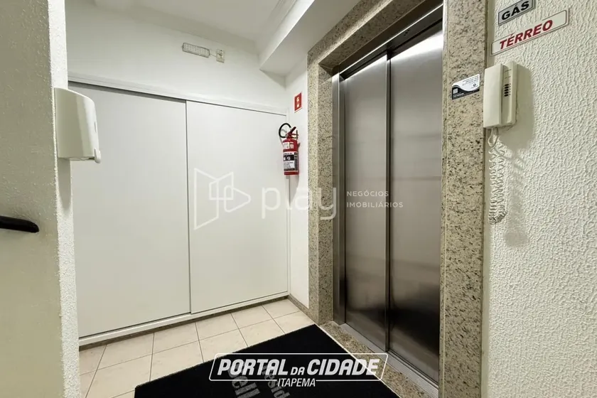 Apartamento &agrave; venda - 100m&sup2; - Meia Praia