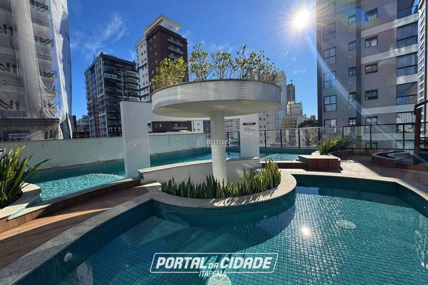 Apartamento &agrave; venda - Meia Praia