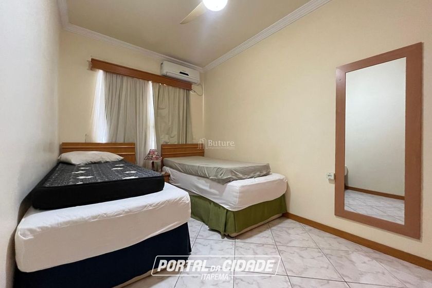 Apartamento &agrave; venda - 146m&sup2; - Meia Praia
