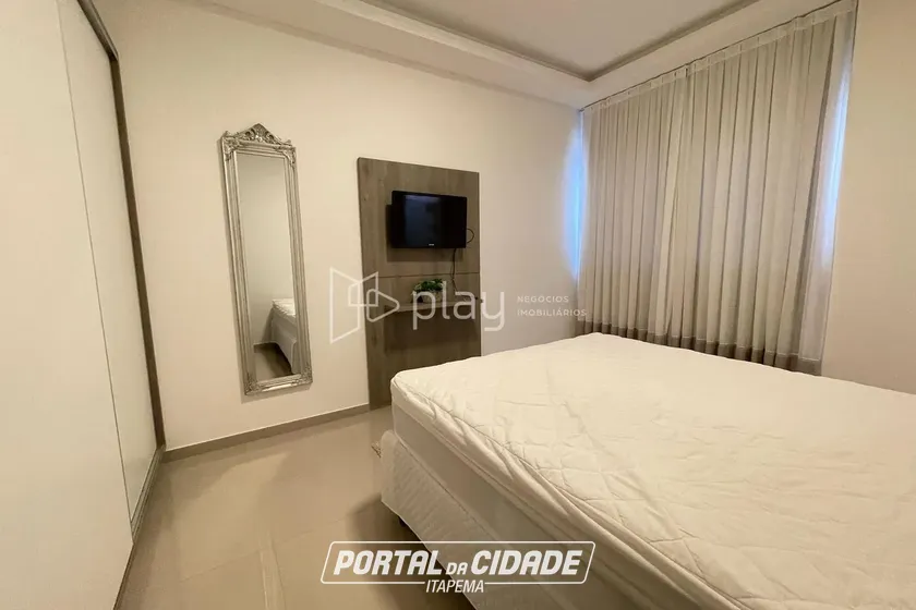Apartamento &agrave; venda - 130m&sup2; - Meia Praia