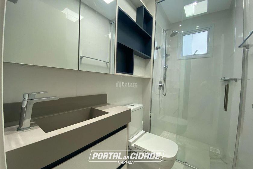 Apartamento &agrave; venda - 182m&sup2; - Meia Praia