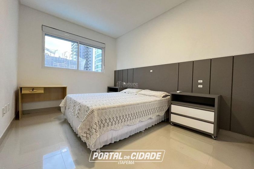 Apartamento &agrave; venda - 150m&sup2; - Meia Praia