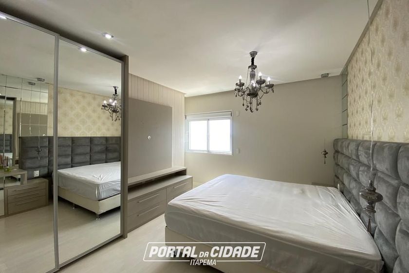 Apartamento &agrave; venda - 190m&sup2; - Meia Praia