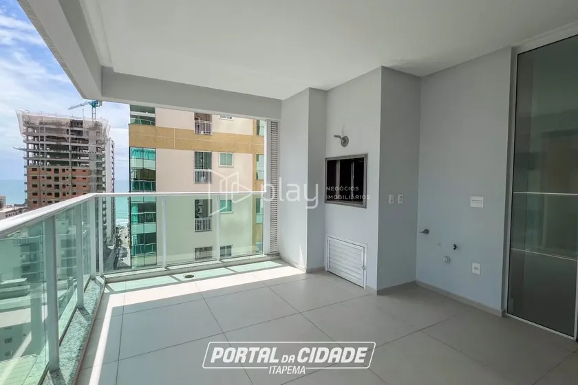 Apartamento &agrave; venda - 160m&sup2; - Meia Praia