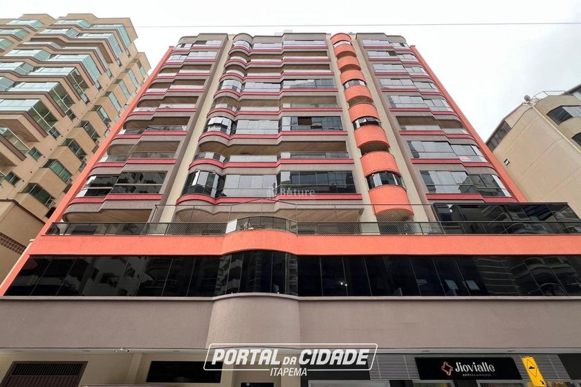 Apartamento &agrave; venda - 146m&sup2; - Meia Praia