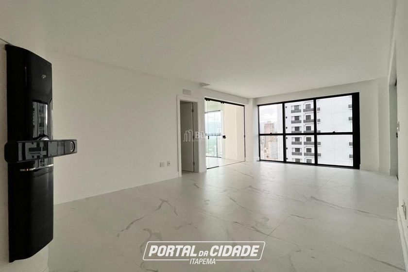 Apartamento &agrave; venda - 182m&sup2; - Meia Praia