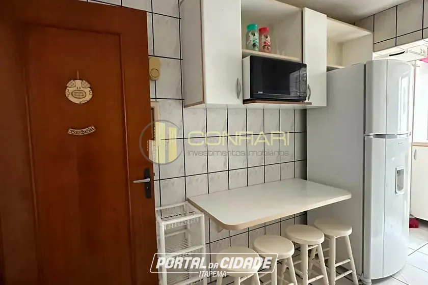 Apartamento para alugar - 70m&sup2; - Meia Praia