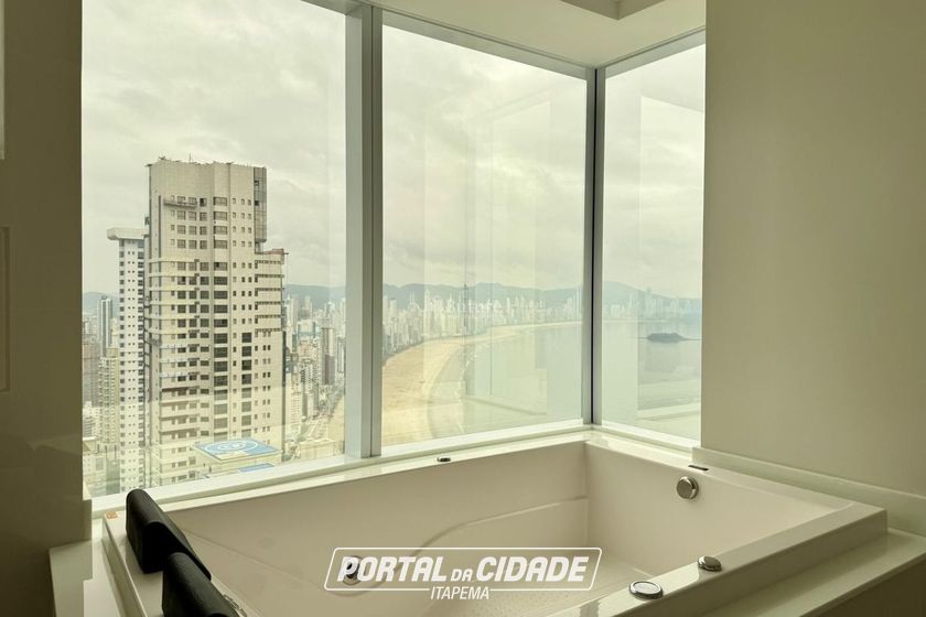 Apartamento &agrave; venda - 217m&sup2; - Barra Sul