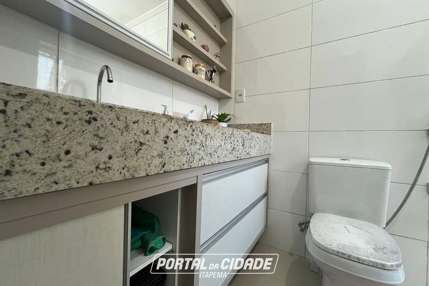 Apartamento &agrave; venda - 156m&sup2; - Meia Praia