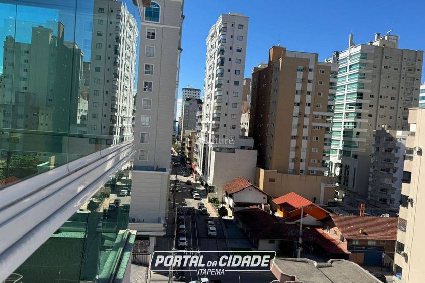 Apartamento &agrave; venda - 148m&sup2; - Meia Praia