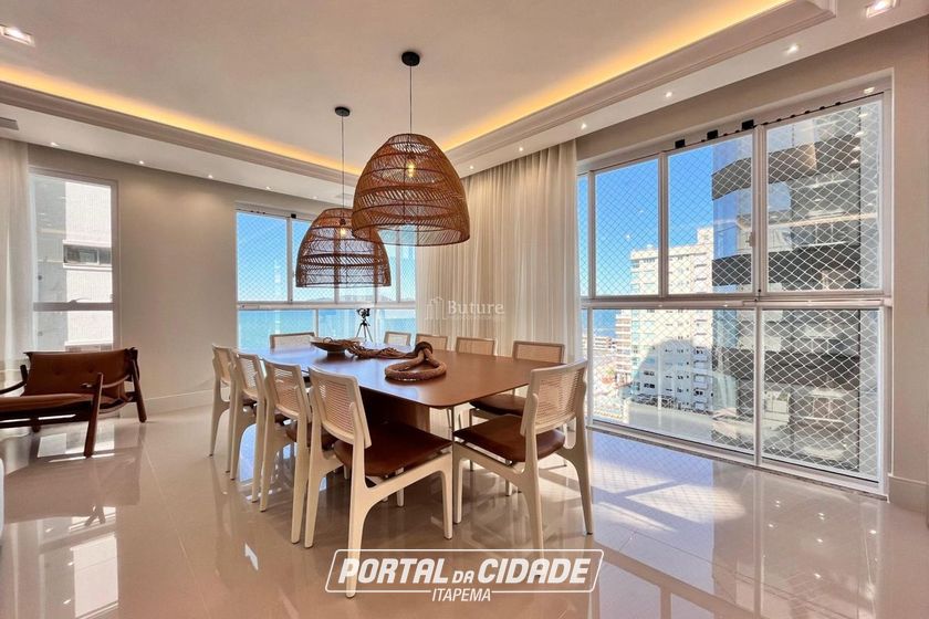 Apartamento &agrave; venda - 150m&sup2; - Meia Praia