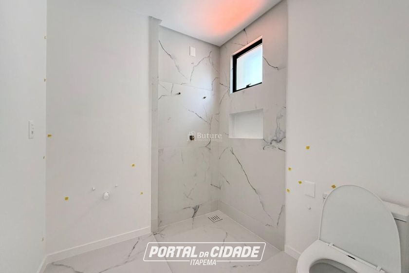Apartamento &agrave; venda - 160m&sup2; - Meia Praia