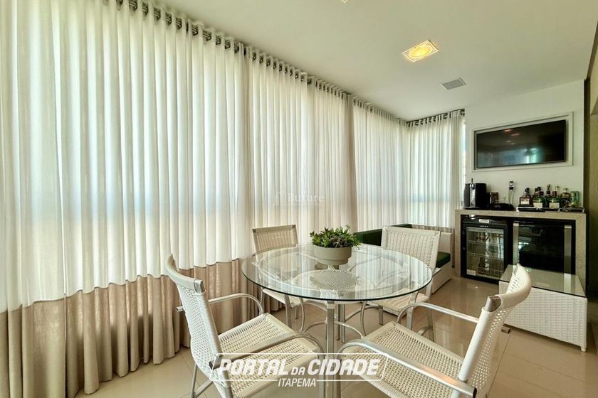Apartamento &agrave; venda - 150m&sup2; - Meia Praia
