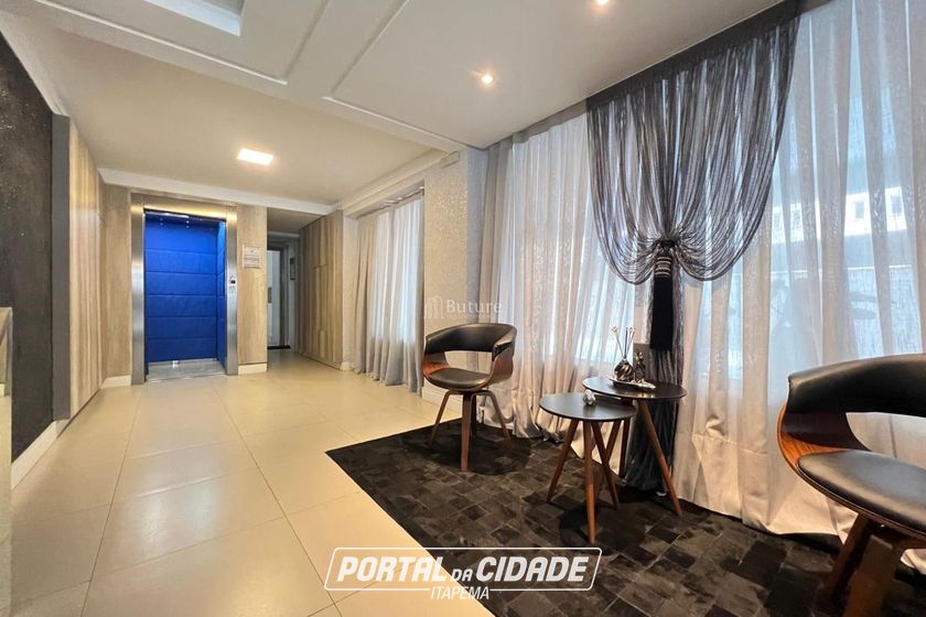 Apartamento &agrave; venda - 140m&sup2; - Meia Praia