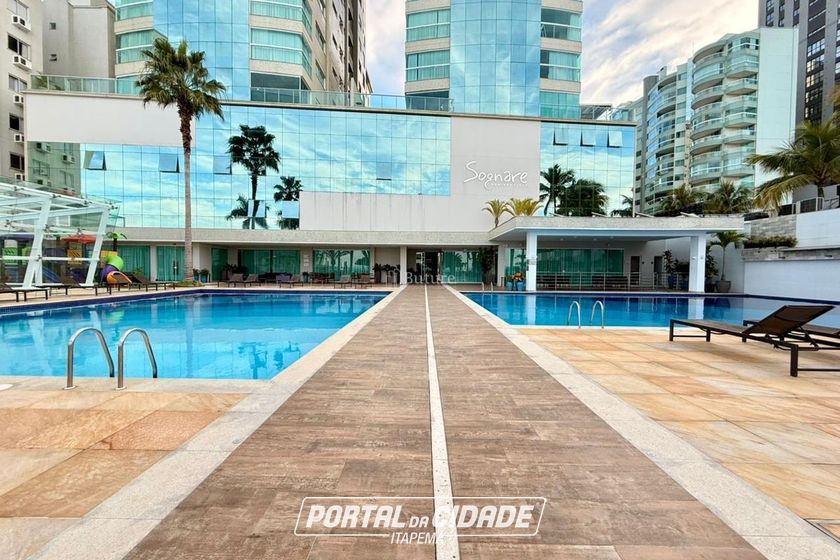 Apartamento &agrave; venda - 200m&sup2; - Meia Praia