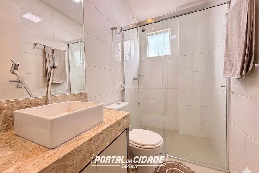 Apartamento &agrave; venda - 160m&sup2; - Meia Praia