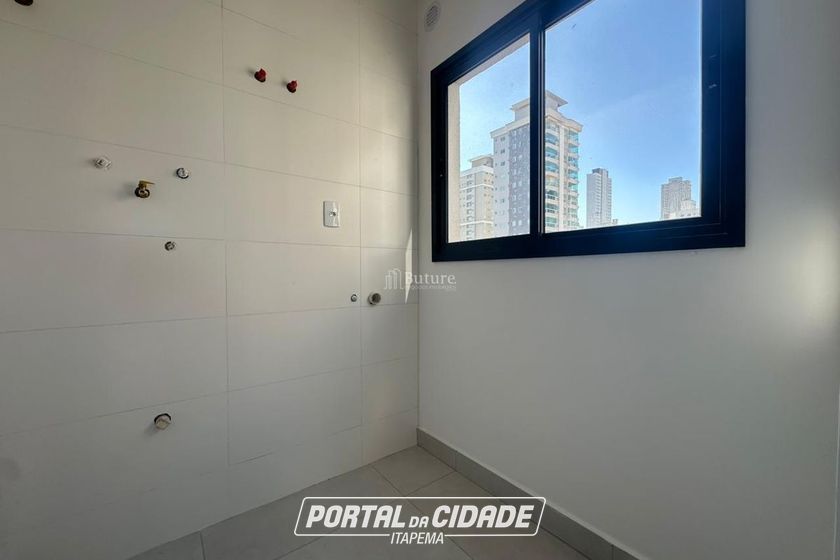Apartamento &agrave; venda - 95m&sup2; - Meia Praia