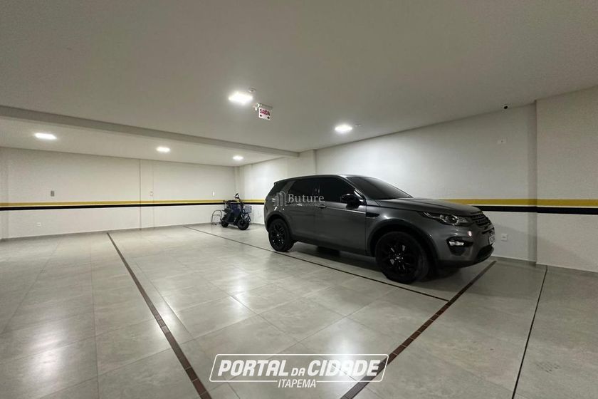Apartamento &agrave; venda - 134m&sup2; - Meia Praia