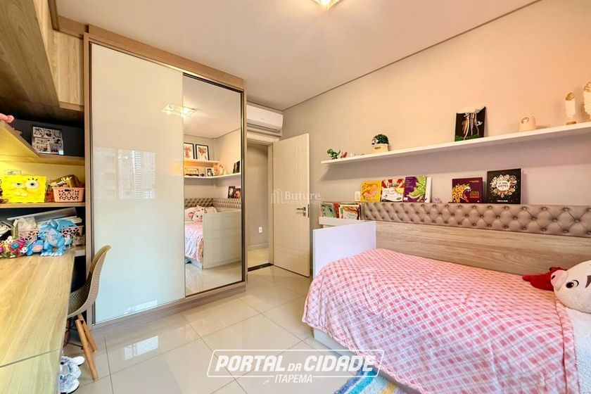 Apartamento &agrave; venda - 121m&sup2; - Meia Praia