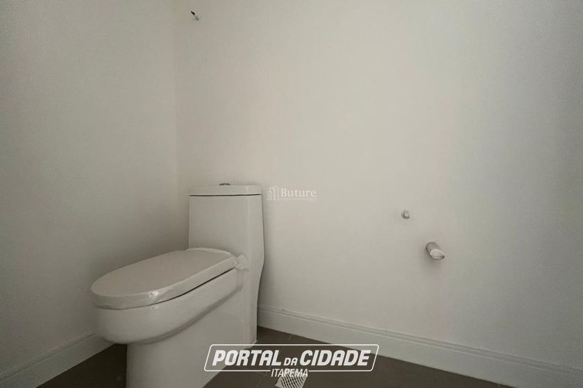 Apartamento &agrave; venda - 137m&sup2; - Meia Praia