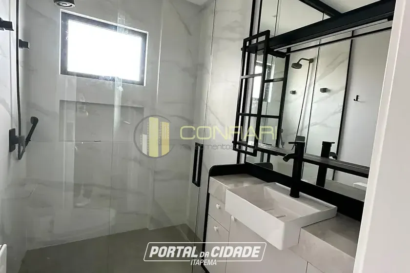 Apartamento para alugar - 118m&sup2; - meia praia