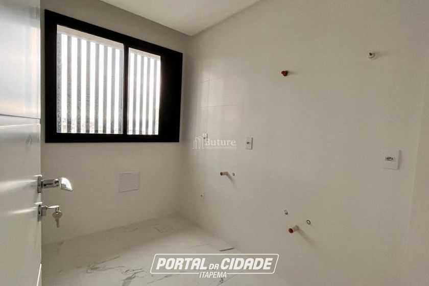 Apartamento &agrave; venda - 182m&sup2; - Meia Praia