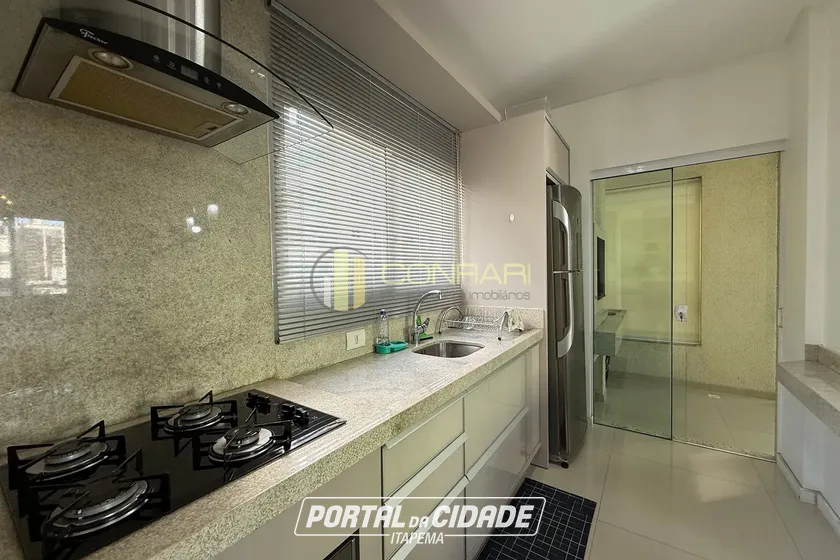 Apartamento &agrave; venda - 123m&sup2; - Meia Praia