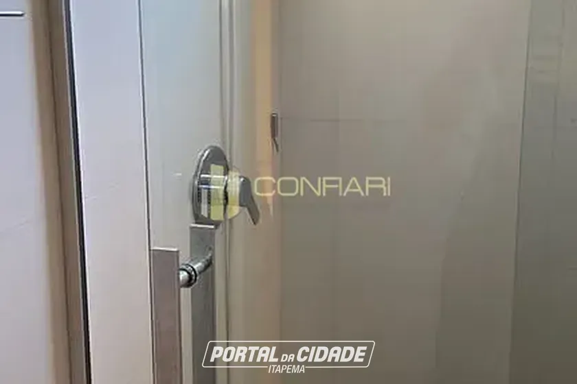 Apartamento &agrave; venda - 190m&sup2; - Meia Praia