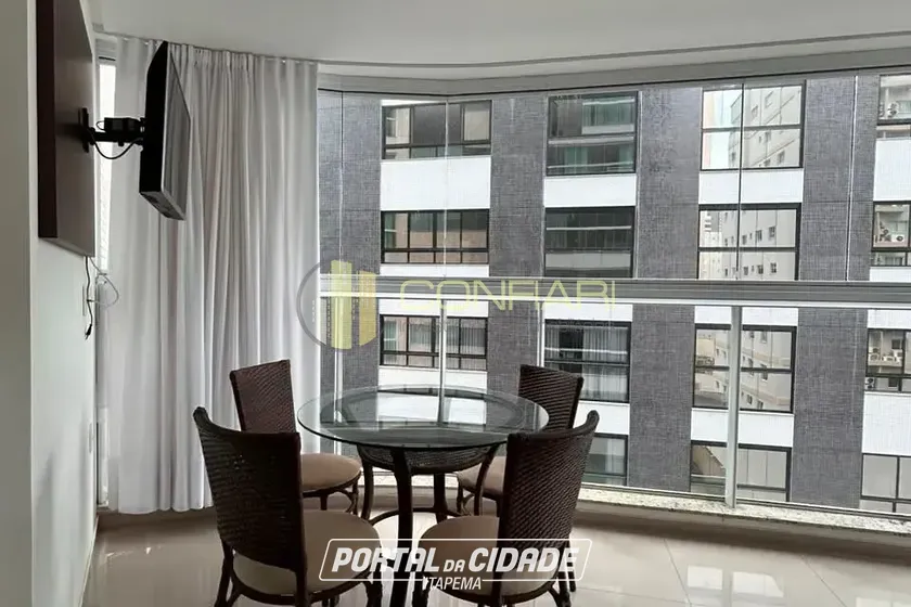 Apartamento &agrave; venda - 130m&sup2; - Meia Praia
