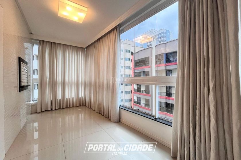 Apartamento &agrave; venda - 142m&sup2; - Meia Praia