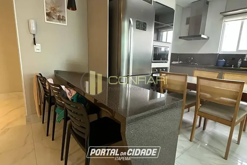 Apartamento &agrave; venda - 133m&sup2; - Meia Praia