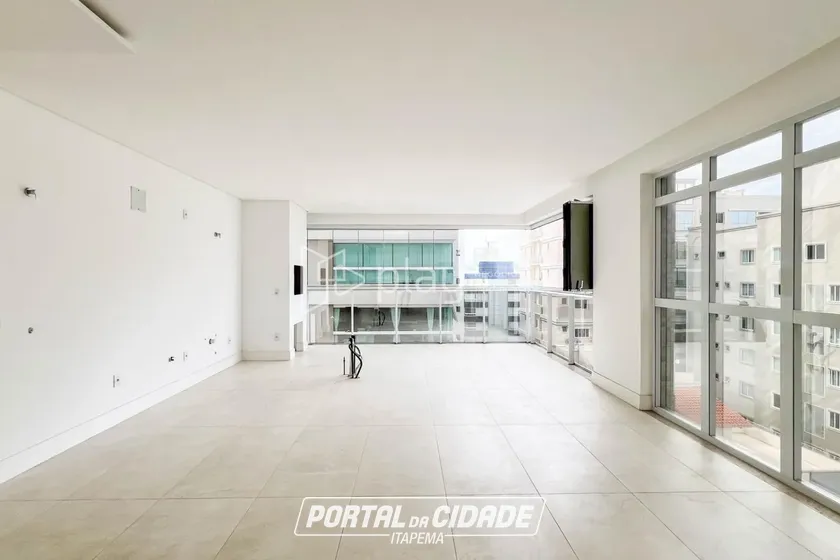 Apartamento &agrave; venda - 164m&sup2; - Meia Praia