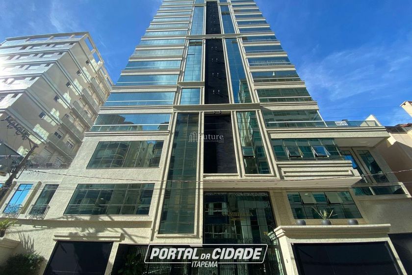 Apartamento &agrave; venda - 140m&sup2; - Meia Praia