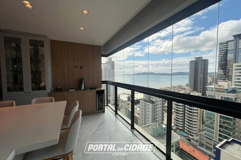 Apartamento &agrave; venda - Meia Praia