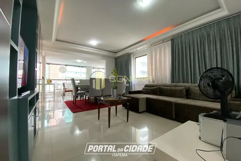 Apartamento &agrave; venda - 117m&sup2; - Meia Praia