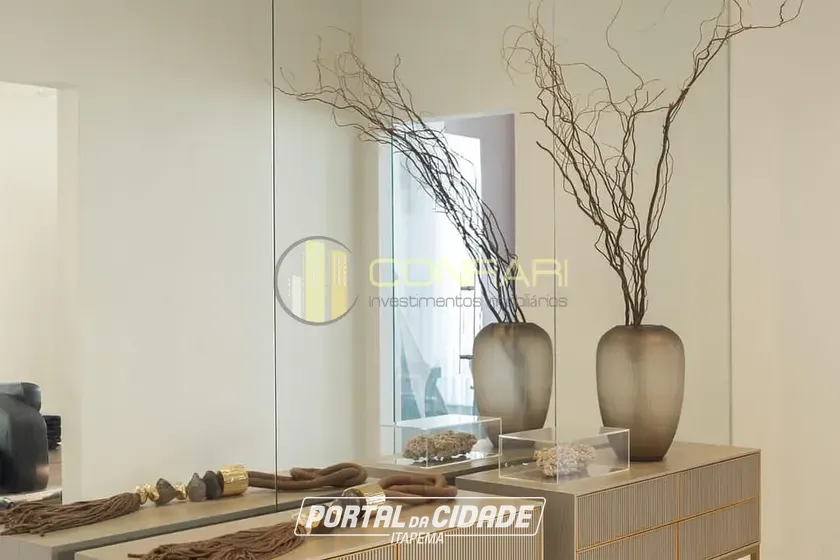Apartamento &agrave; venda - 148m&sup2; - Meia Praia