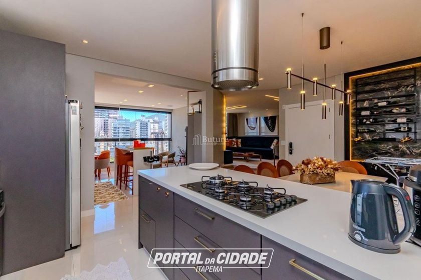 Apartamento &agrave; venda - 200m&sup2; - Meia Praia