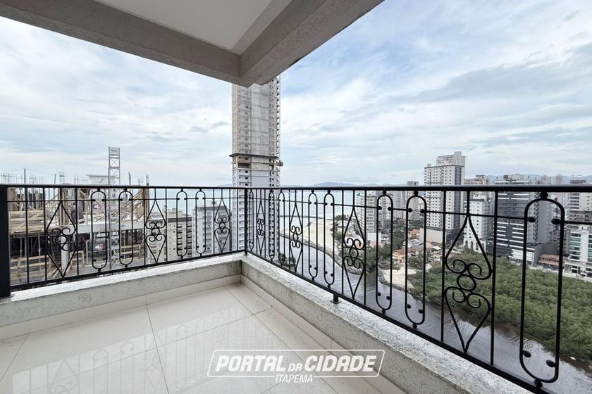 Apartamento &agrave; venda - 200m&sup2; - Meia Praia