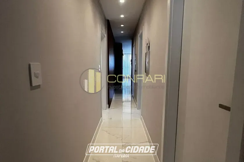 Apartamento &agrave; venda - 101m&sup2; - Meia Praia