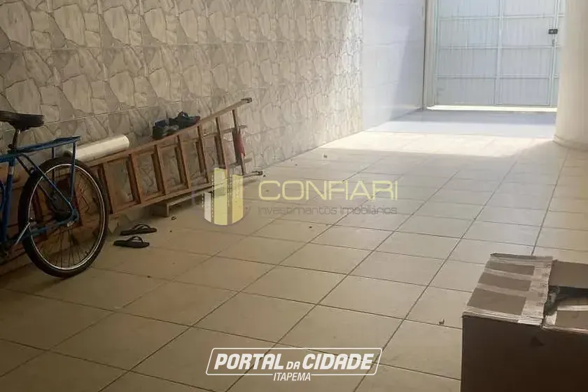 Casa &agrave; venda - 205m&sup2; - Meia Praia