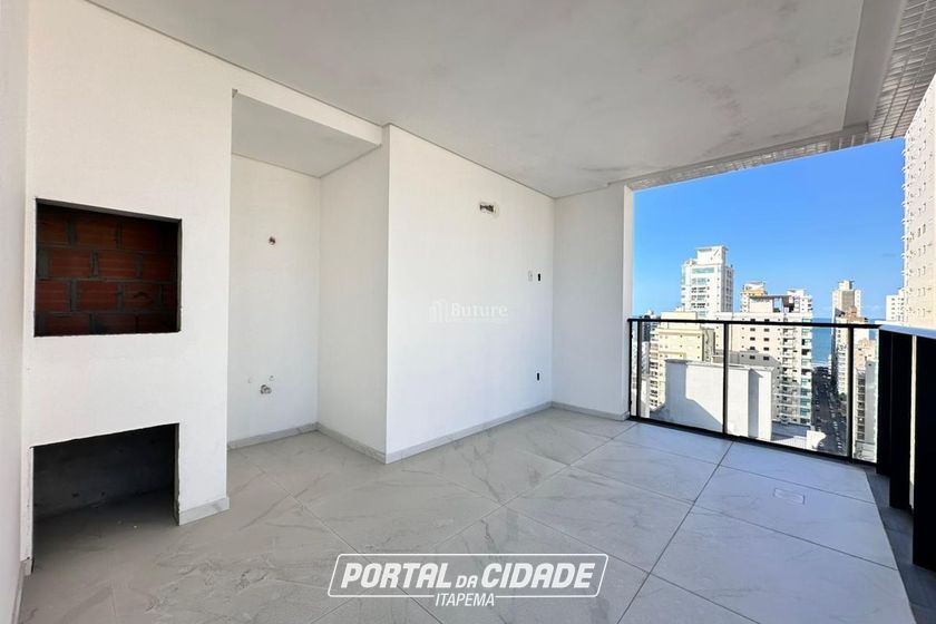 Apartamento &agrave; venda - 138m&sup2; - Meia Praia