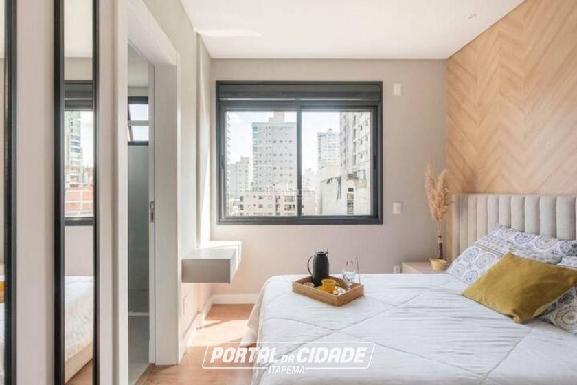 Apartamento &agrave; venda - 102m&sup2; - Meia Praia