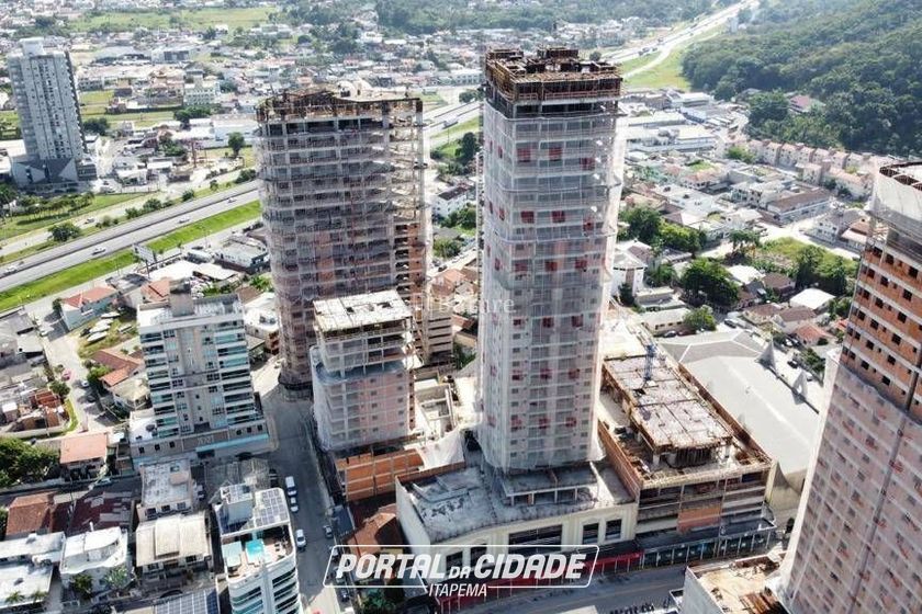 Apartamento &agrave; venda - 150m&sup2; - Centro