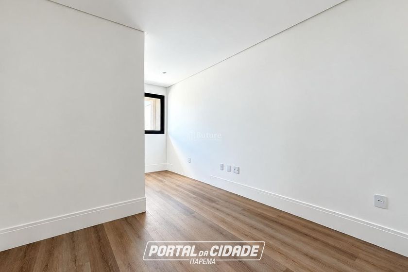 Apartamento &agrave; venda - 185m&sup2; - Meia Praia