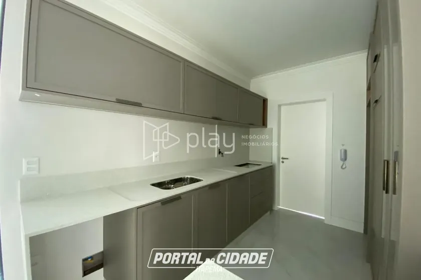 Apartamento &agrave; venda - 163m&sup2; - Meia Praia