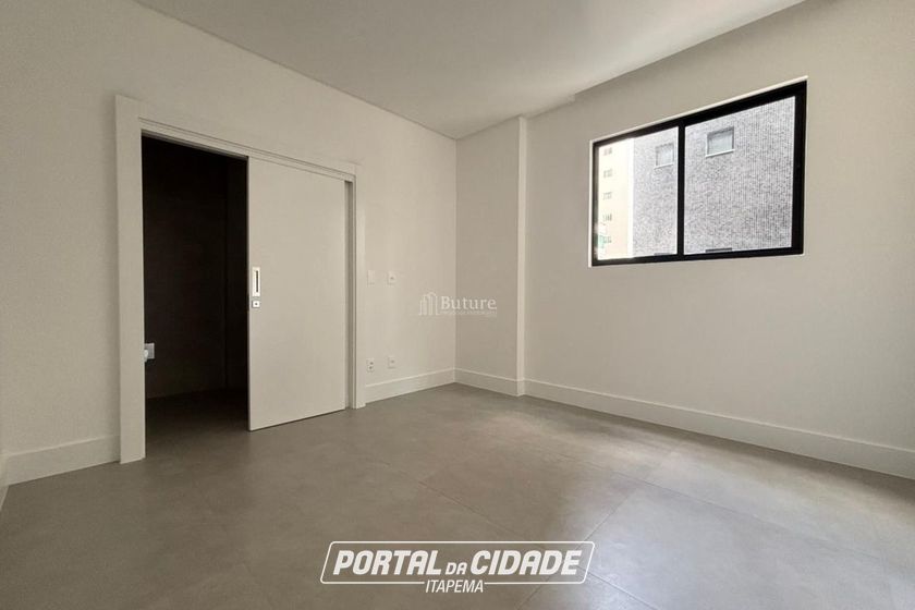 Apartamento &agrave; venda - 177m&sup2; - Meia Praia