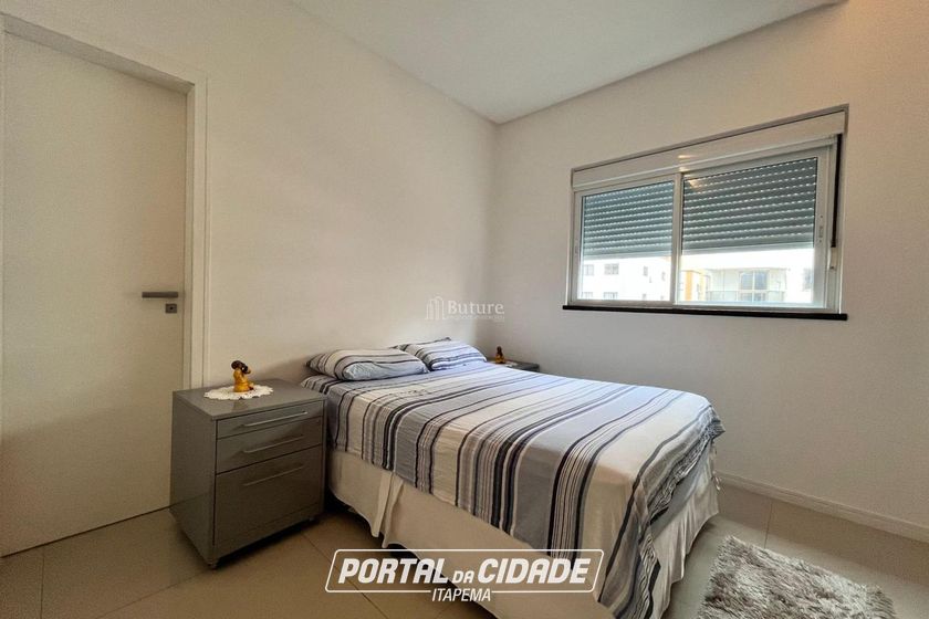 Apartamento &agrave; venda - 142m&sup2; - Meia Praia