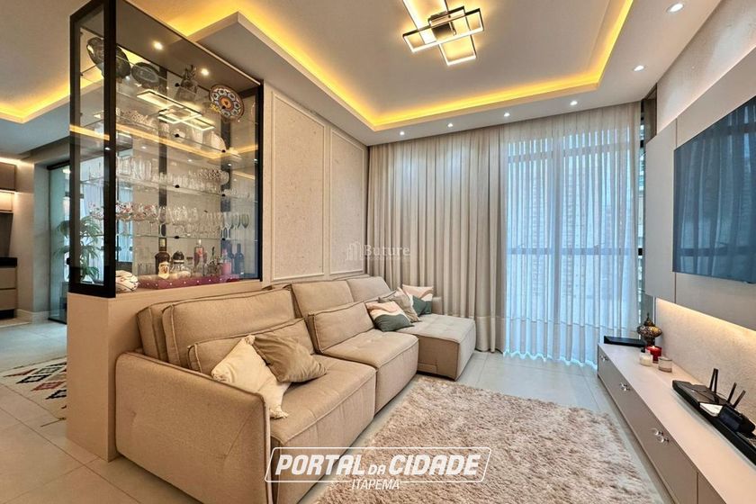 Apartamento &agrave; venda - 165m&sup2; - Meia Praia