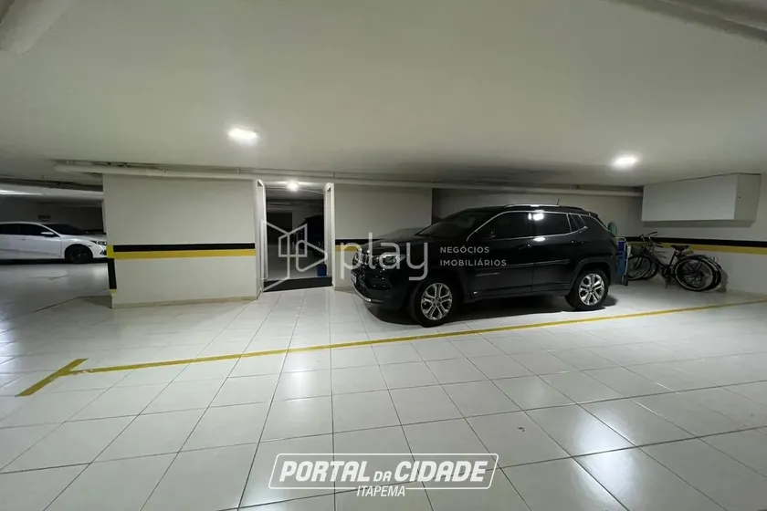 Apartamento &agrave; venda - 115m&sup2; - Meia Praia